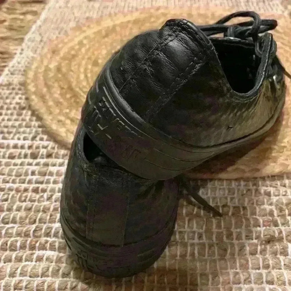 Converse - Picture 4 of 7